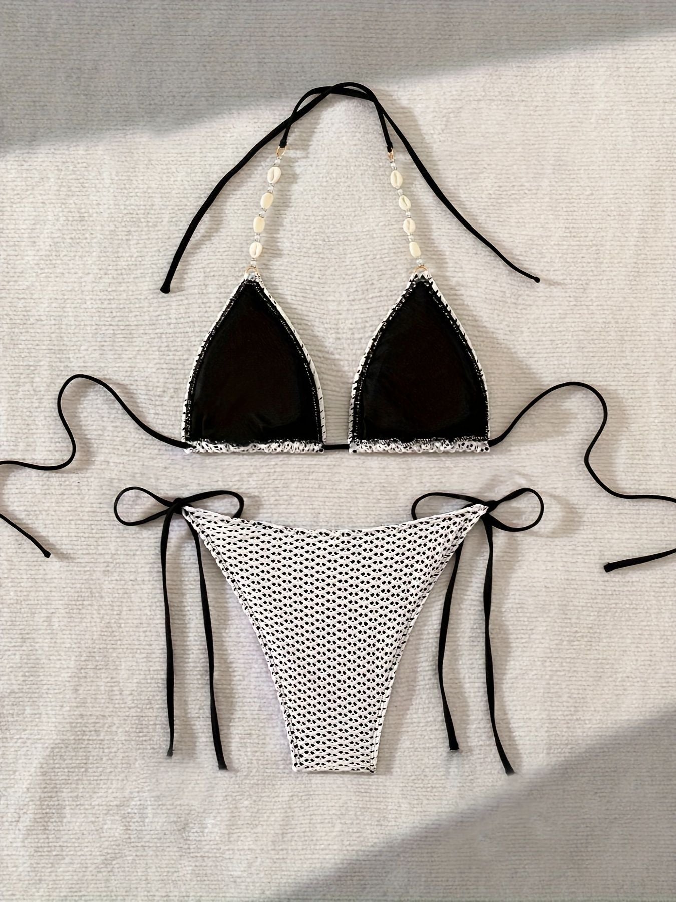Women’s Retro Cutout Three Point Bikini Swimsuit with Pads